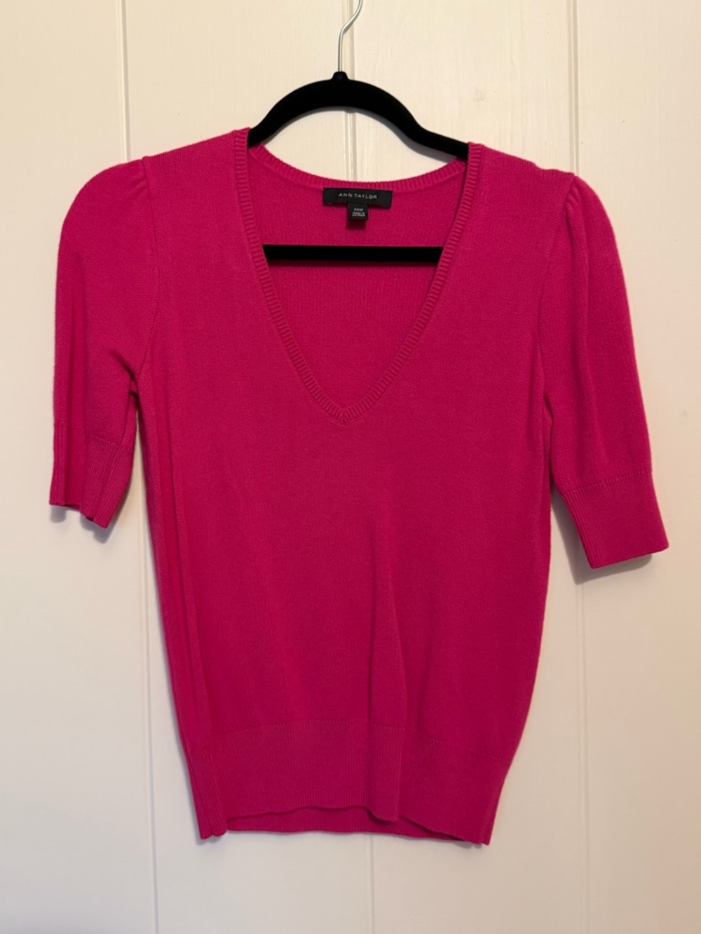 Ann Taylor Hot Pink V-Neck Short Sleeve Sweater